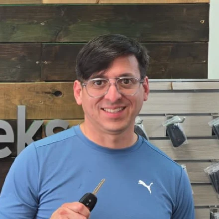 Ivan, key technician at Car Keys Geeks