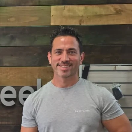 Oscar, owner of Car Keys Geeks